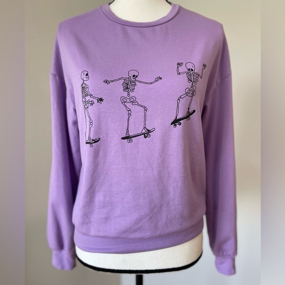 Skateboarding Skeletons sweatshirt in a size extra small - Picture 1 of 13